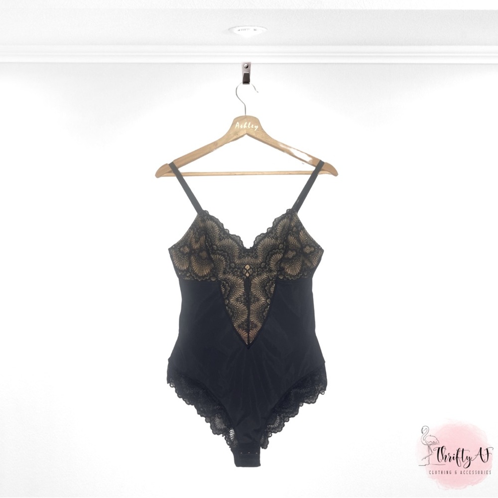 NWOT Pinsy Lace Shapewear Bodysuit